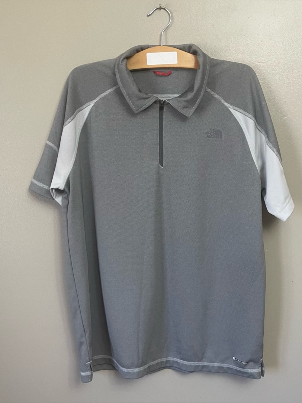 The‎ North Face Shirt Mens Large Gray Short Sleeve 1/4 zip Polo Golf Flash Dry